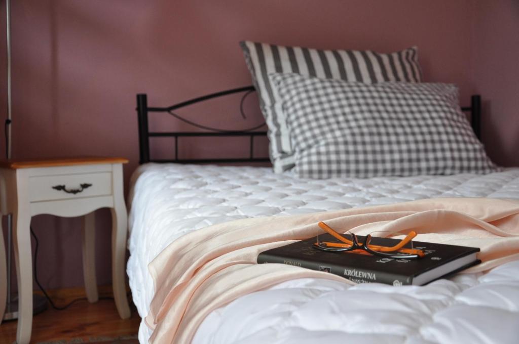 Posteľ alebo postele v izbe v ubytovaní BE WELL 3-Rooms Apartment with Parking and Garden