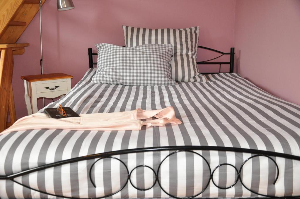 Posteľ alebo postele v izbe v ubytovaní BE WELL 3-Rooms Apartment with Parking and Garden