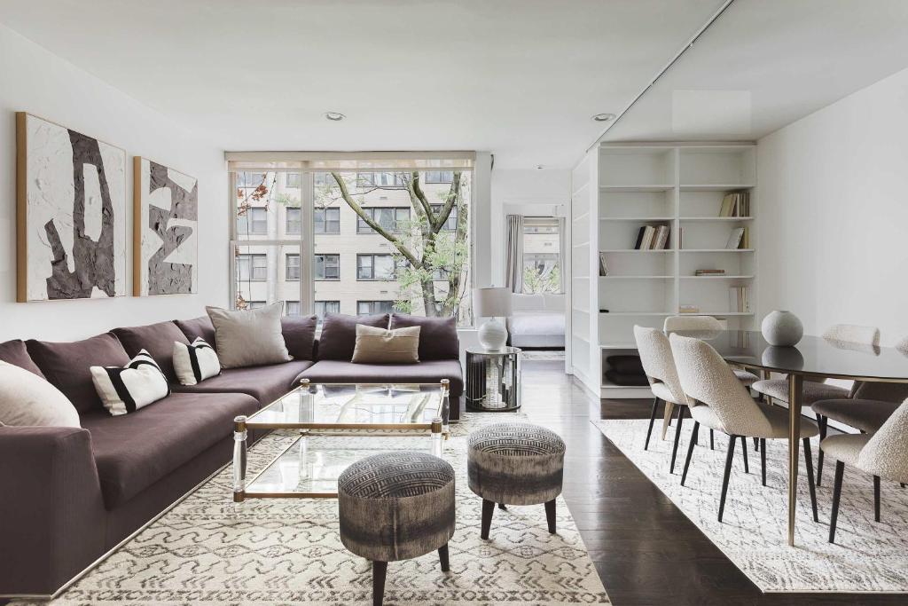 Ruang duduk di Private Penthouse w Roof Oasis