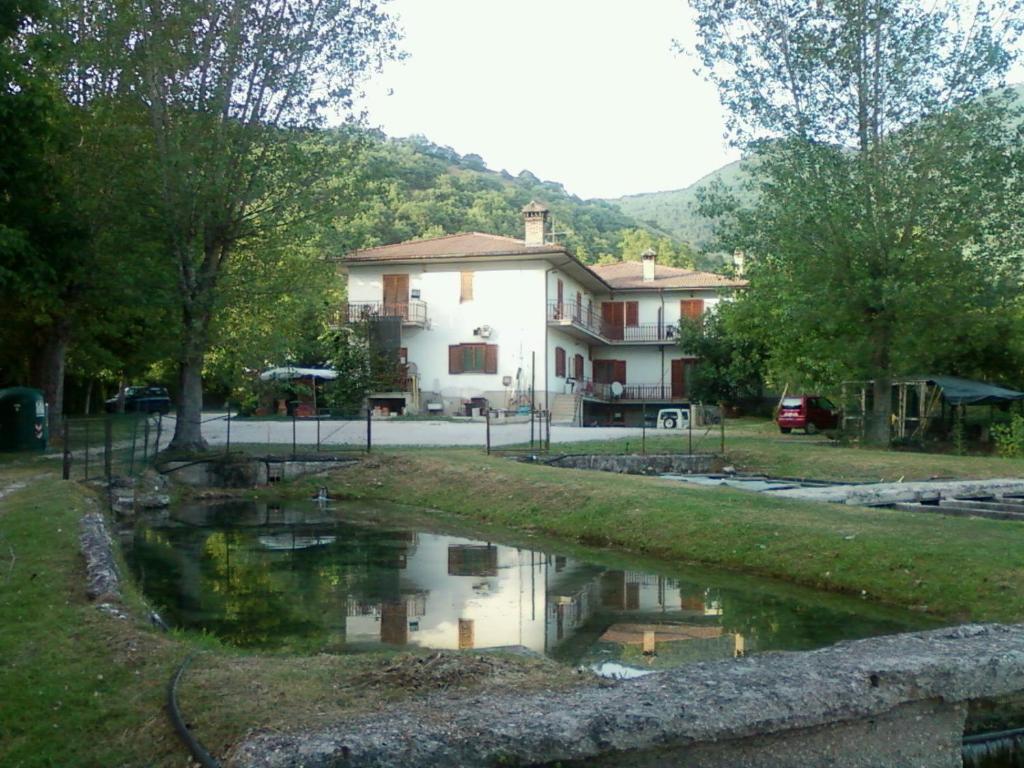 Albergo-Ristorante"Parco alle Noci"tra la Cascata delle Marmore,Labro e valle Santa di S Francesco