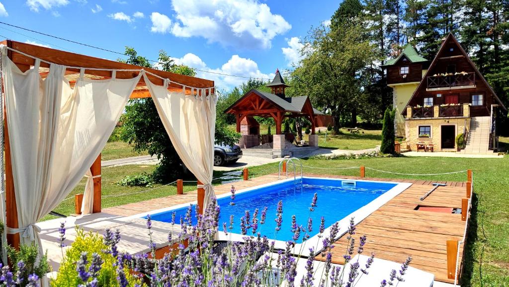 Bazén v ubytování Apartman Brezuljak Banja Luka Cokorska polja nebo v jeho okolí