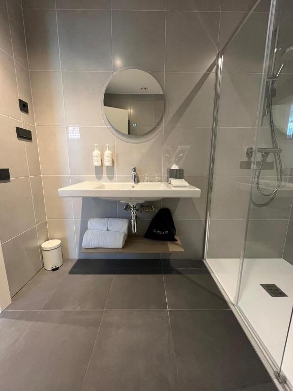 Spark By Hilton Madrid Alcala - Resim 25