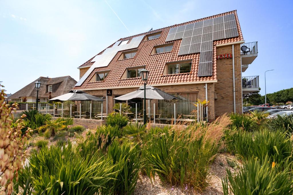 Beach Hotel 't Zwaantje - Housity