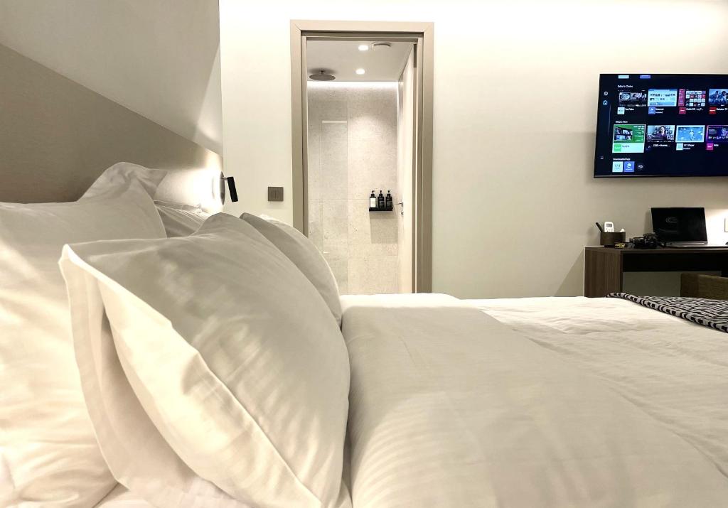 THE NIXON Luxury Suites and Apartment Hotel - Resim 13