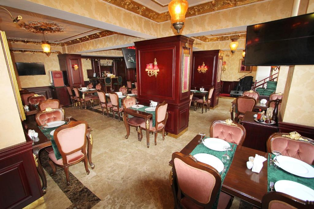 TV a/nebo společenská místnost v ubytování Balin Hotel - Special Category