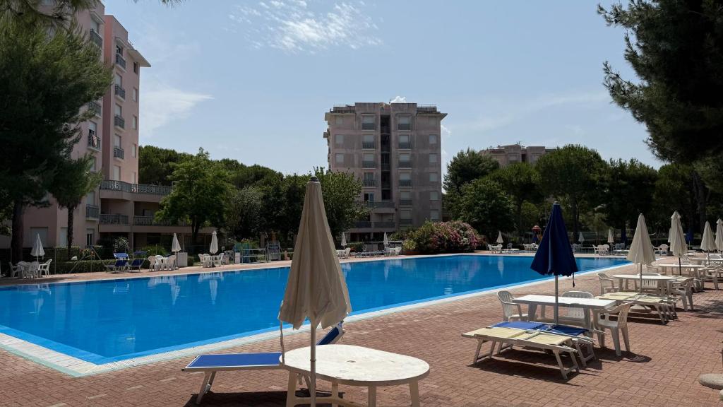 Bazén v ubytování M446 - Marcelli, trilocale in residence con piscina nebo v jeho okolí