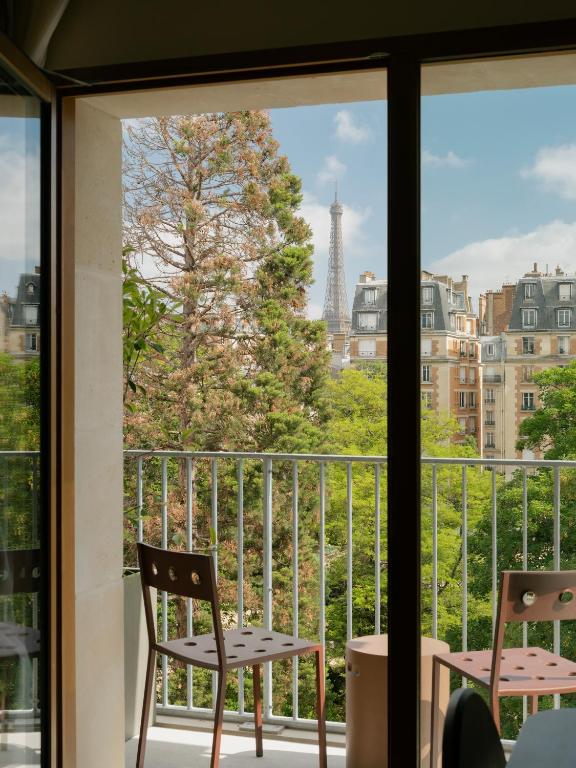 Edgar Suites – Église