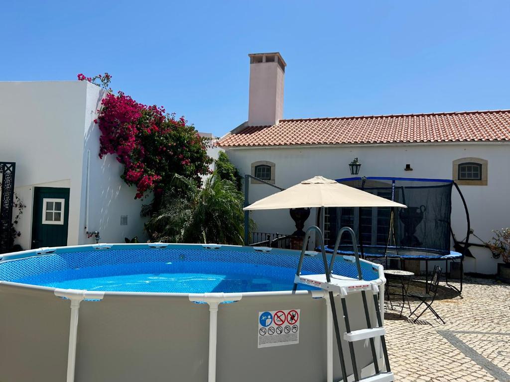 Fotografie z fotogalerie ubytování Casa Martins Country Apt 8 - Courtyard and pool v destinaci Freiria