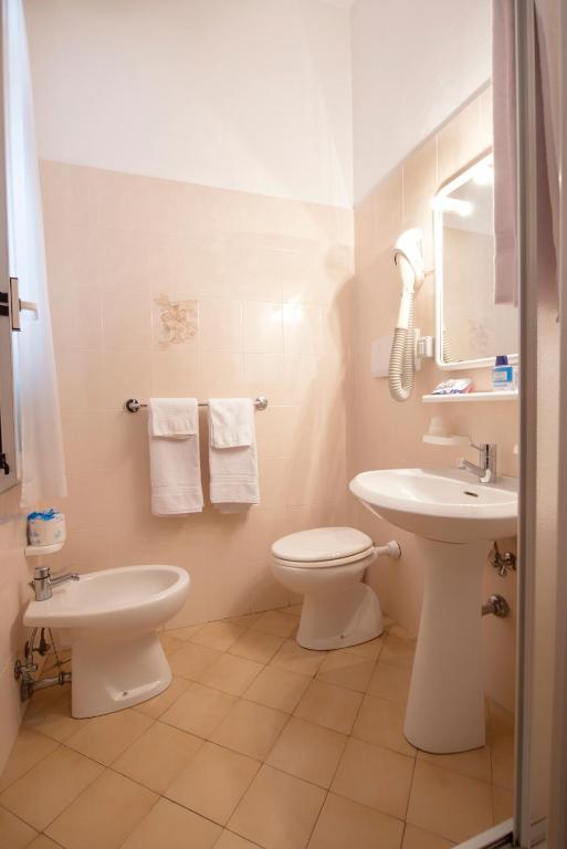 Koupelna v ubytování Hotel Bristol