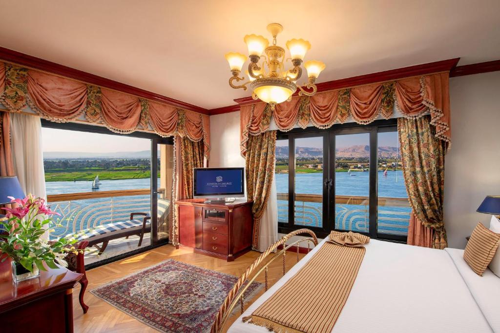 Sonesta St. George Hotel