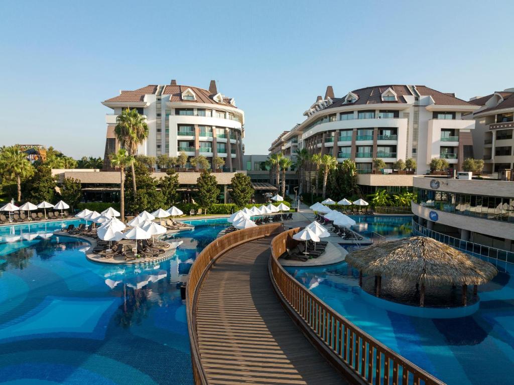 Bazén v ubytování Sherwood Dreams Resort nebo v jeho okolí