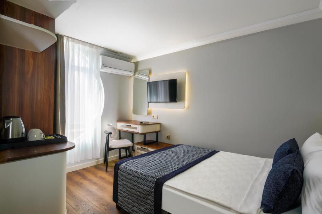 Q Ella Beach Hotel - 14