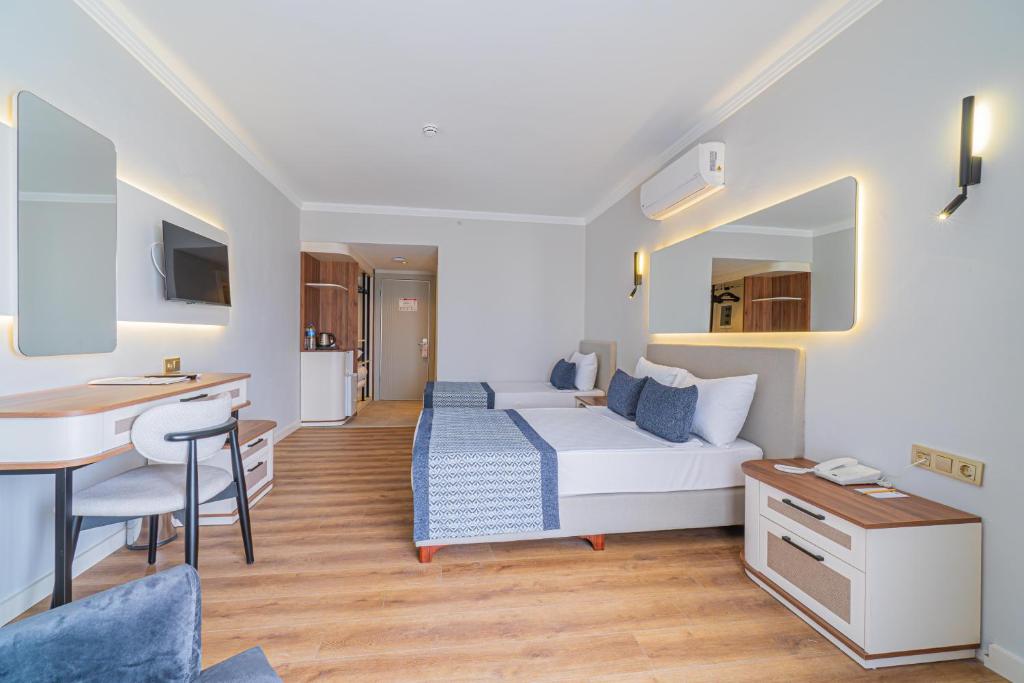 Q Ella Beach Hotel - 5