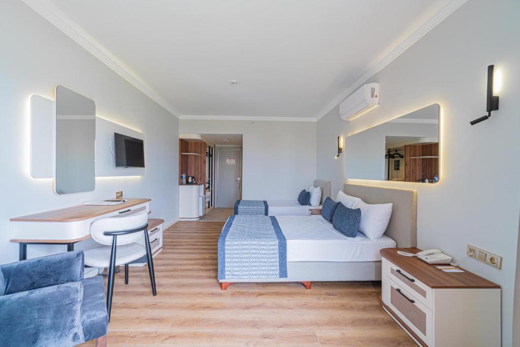 Q Ella Beach Hotel - 4