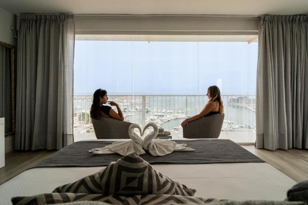 
Junior Suite with Sea View
