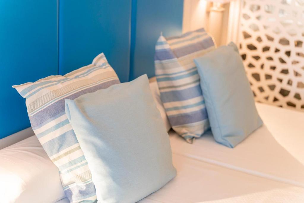 
Deluxe Double Room with Shower
