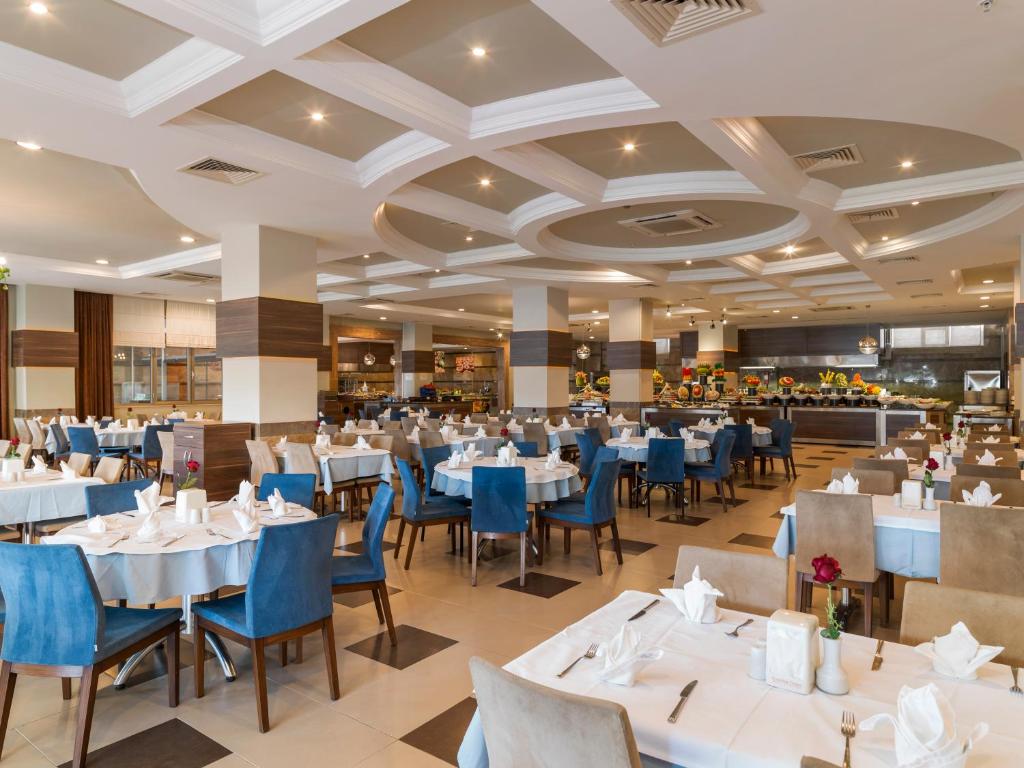 Restaurace v ubytování Calimera Hane Garden Hotel