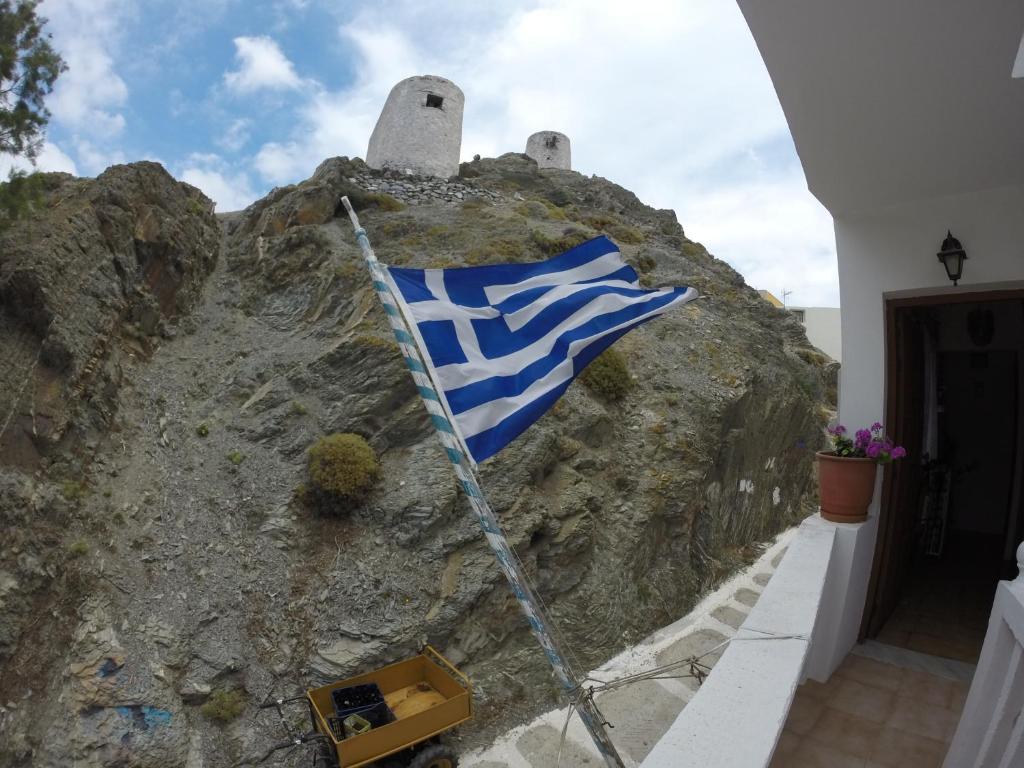 Nespecifikovaný výhled na hory nebo výhled na hory při pohledu z hotelu