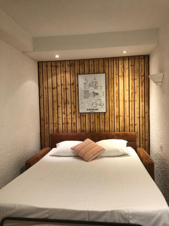 Les Tilleuls Montbeliard Sud Audincourt - Habitación Familiar Con Vista Al Jardín