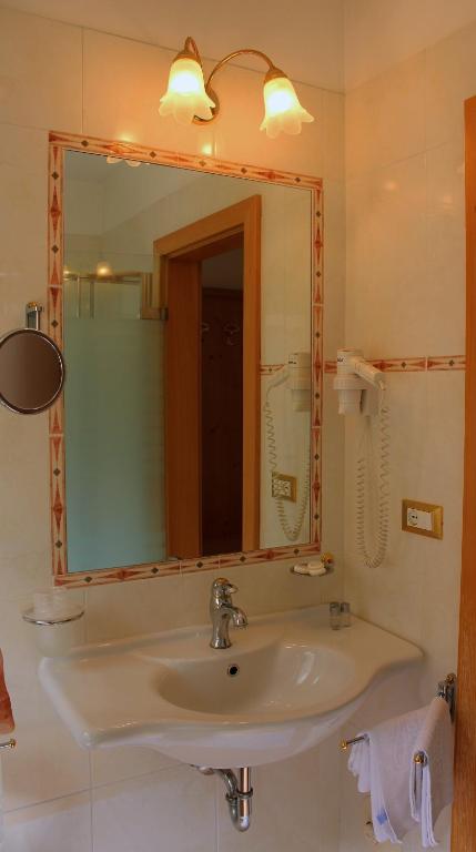 Vannituba majutusasutuses Hotel Rotwand