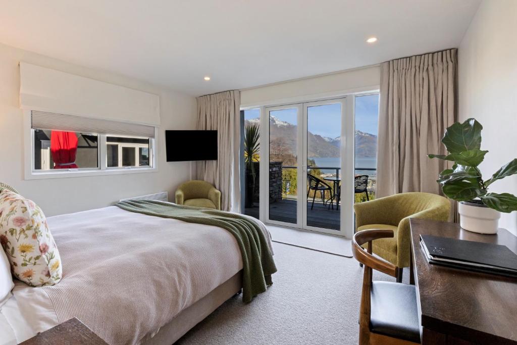 Queenstown House Bed & Breakfast and Apartments photo
