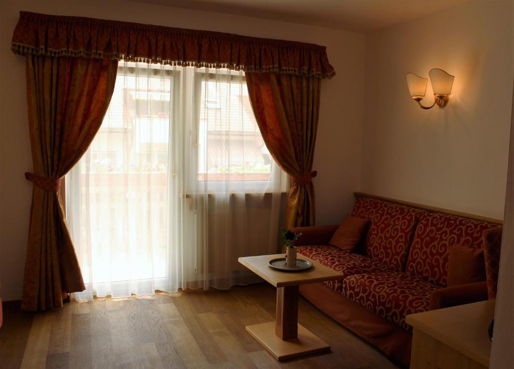 Istumisnurk majutusasutuses Hotel Rotwand
