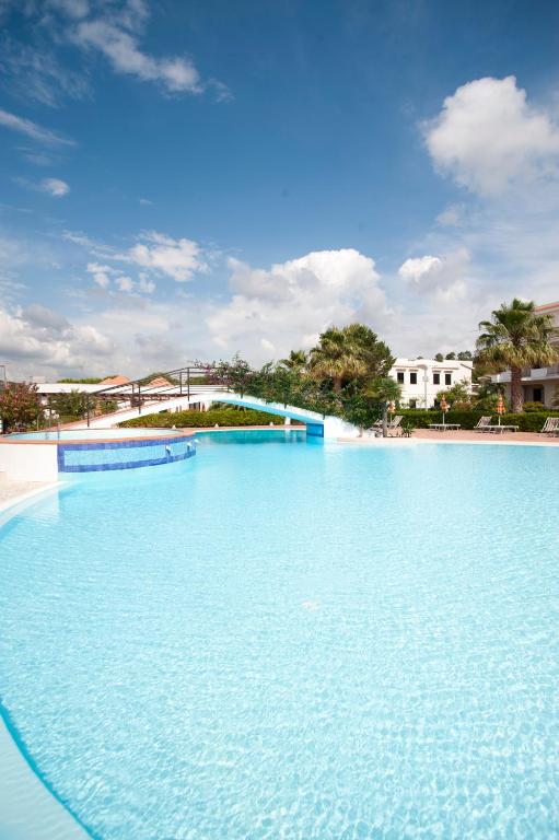 Bazén v ubytování Oasiclub Hotel nebo v jeho okolí