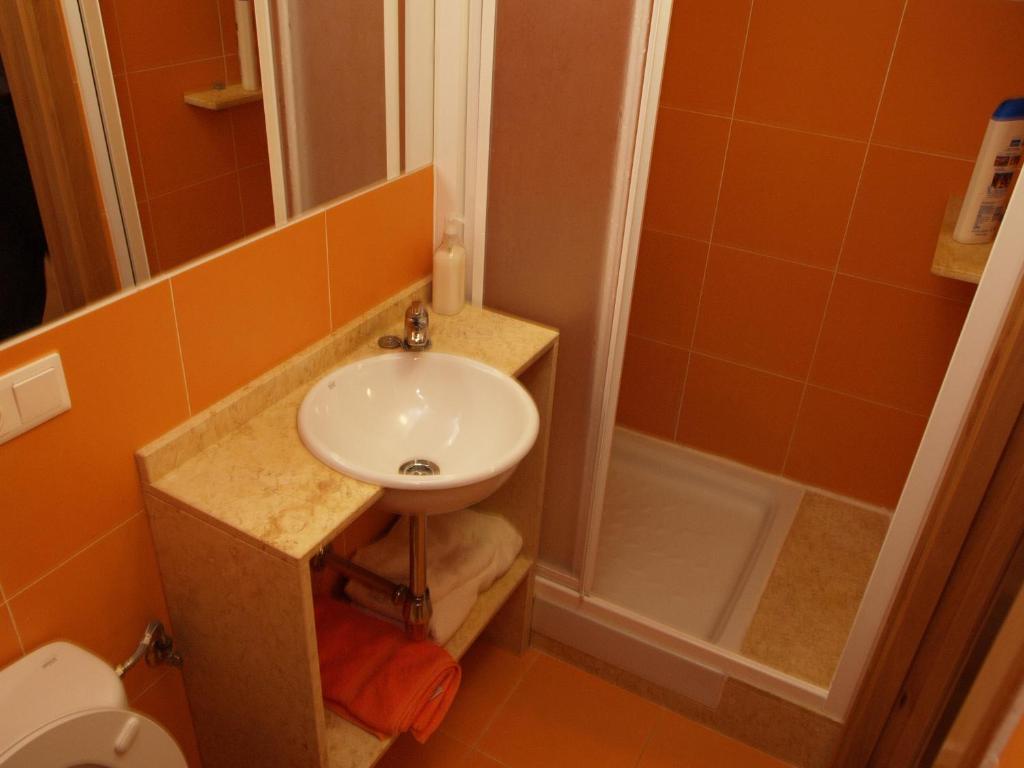 Een badkamer bij PR Blanco
