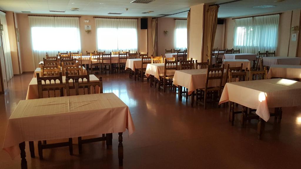 Restaurace v ubytování Hotel Reina Isabel