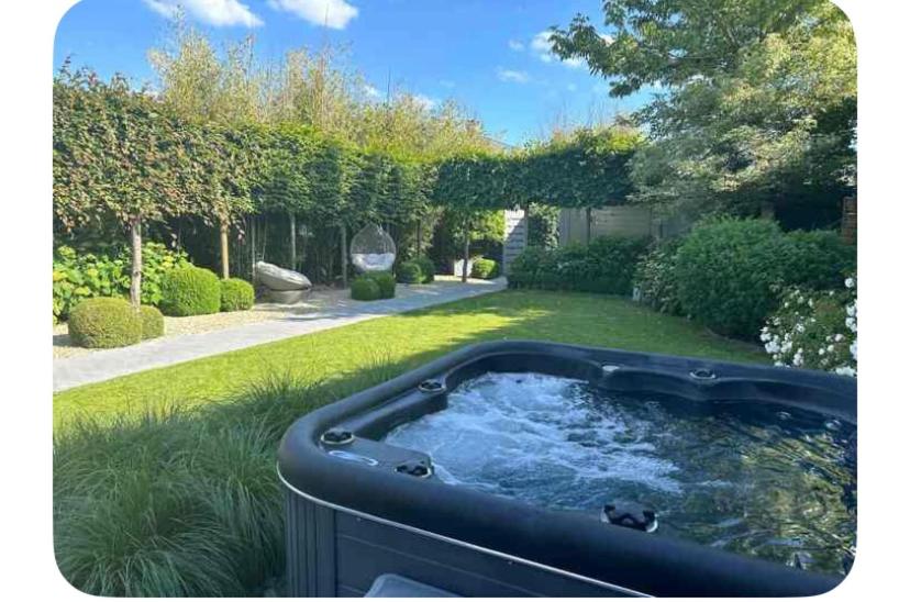 Zahrada ubytování La chambre du puits avec 2 jacuzzis , sauna et Hammam privatif