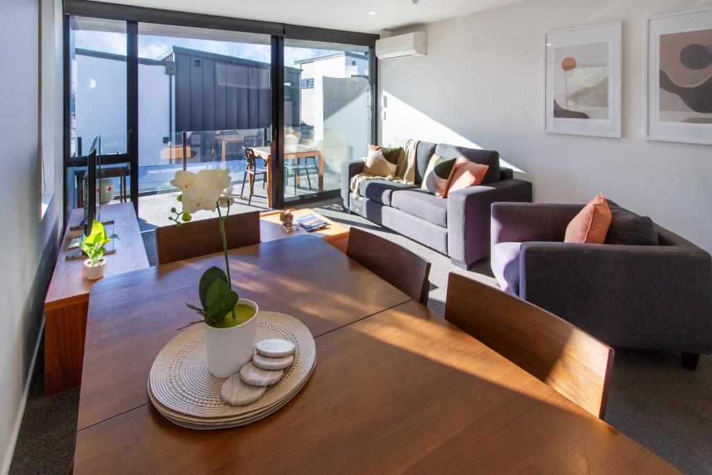 Central 1BR, Car Park, Lift Access and Extra Bed - Resim 9