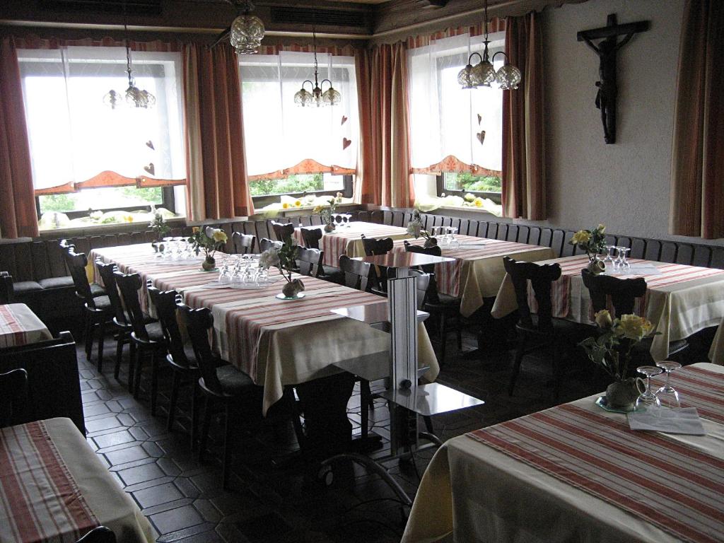 Restaurace v ubytování Hotel-Gasthof "Zum Bartl"