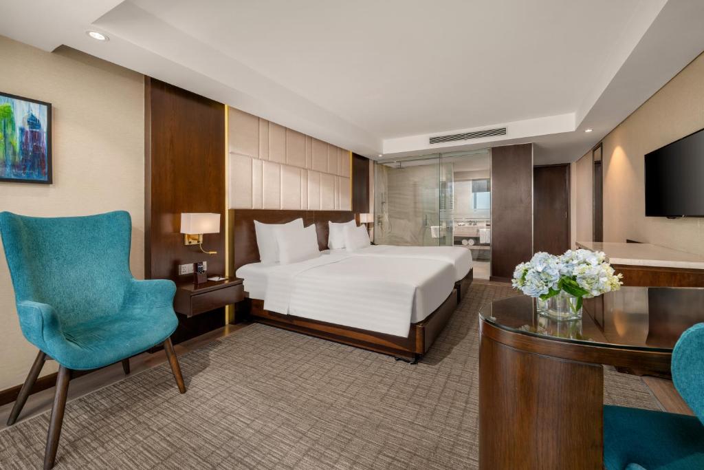 Phòng Deluxe 2 Giường Đơn Hướng Hồ Bơi