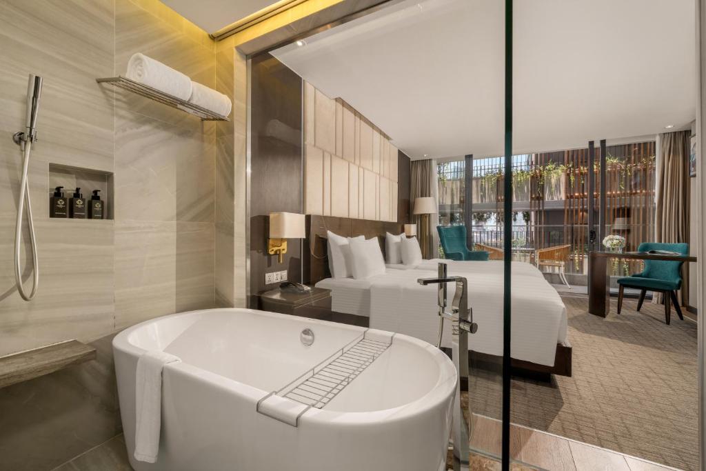Premier Deluxe Double/ Twin with Bathtub