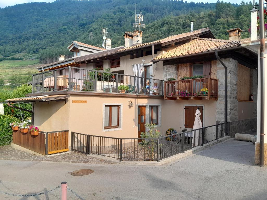 Nespecifikovaný výhled na hory nebo výhled na hory při pohledu z apartmánu