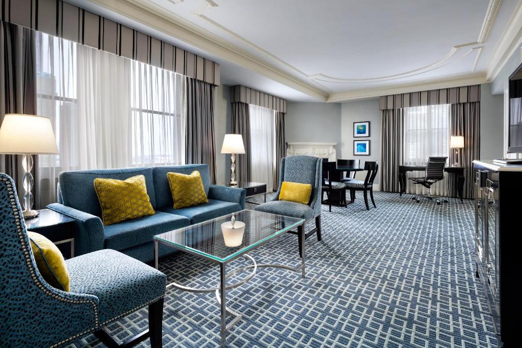 Fairmont Royal York Hotel - 