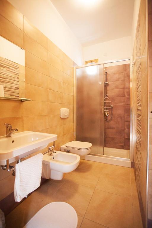 Vannituba majutusasutuses Albergo Paris