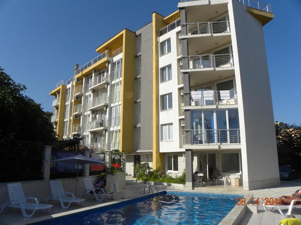 Afbeelding uit fotogalerij van ApartComplex New Tawn in Obzor