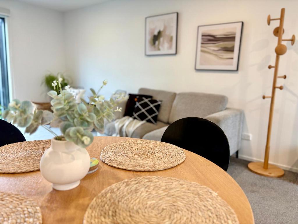 Close to Arena and one kilometer from Railway station onsite EV car park - Resim 9