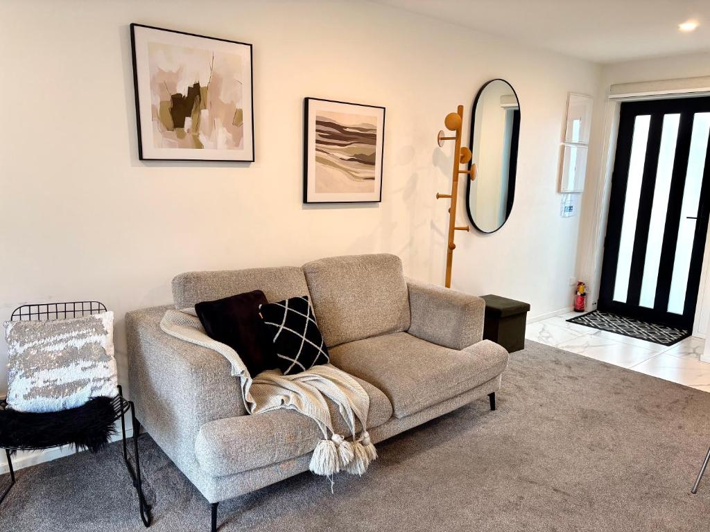 Close to Arena and one kilometer from Railway station onsite EV car park - Resim 12