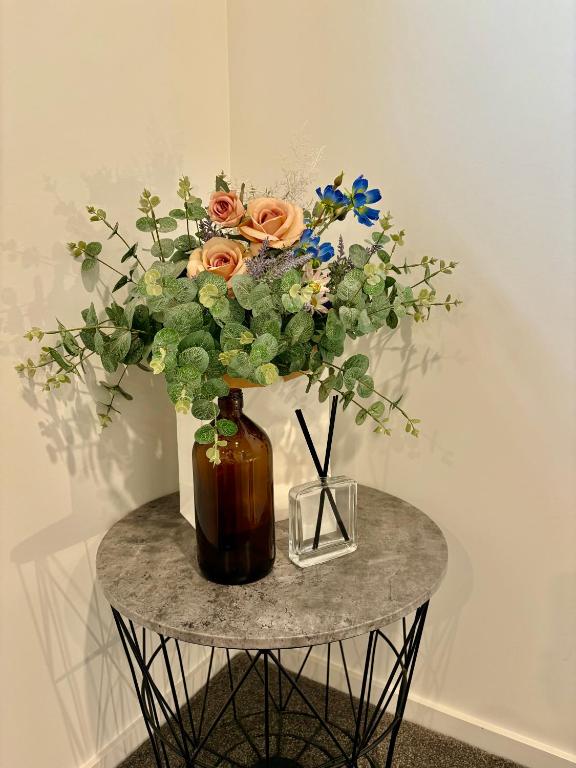 Close to Arena and one kilometer from Railway station onsite EV car park - Resim 19