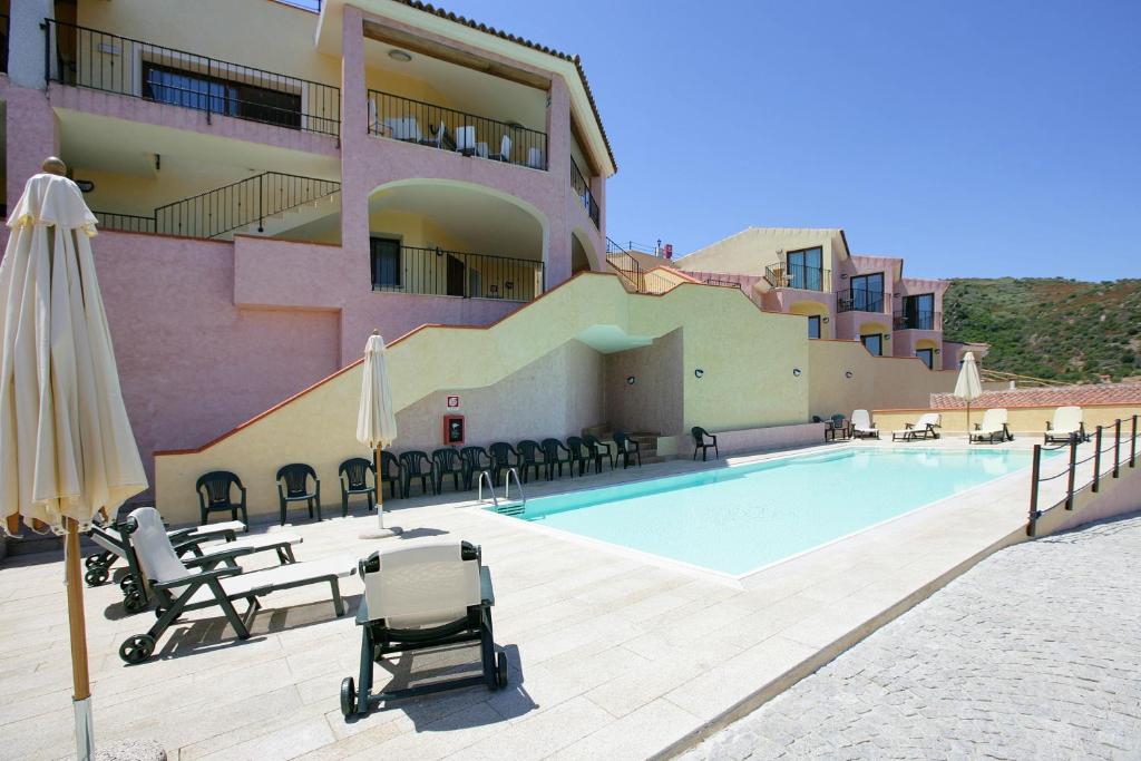 Basen w obiekcie Hotel Castello Budoni lub w pobliżu