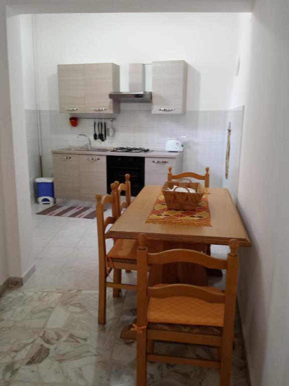 Kuchyňa alebo kuchynka v ubytovaní La Via del Mare - Acireale Centro storico