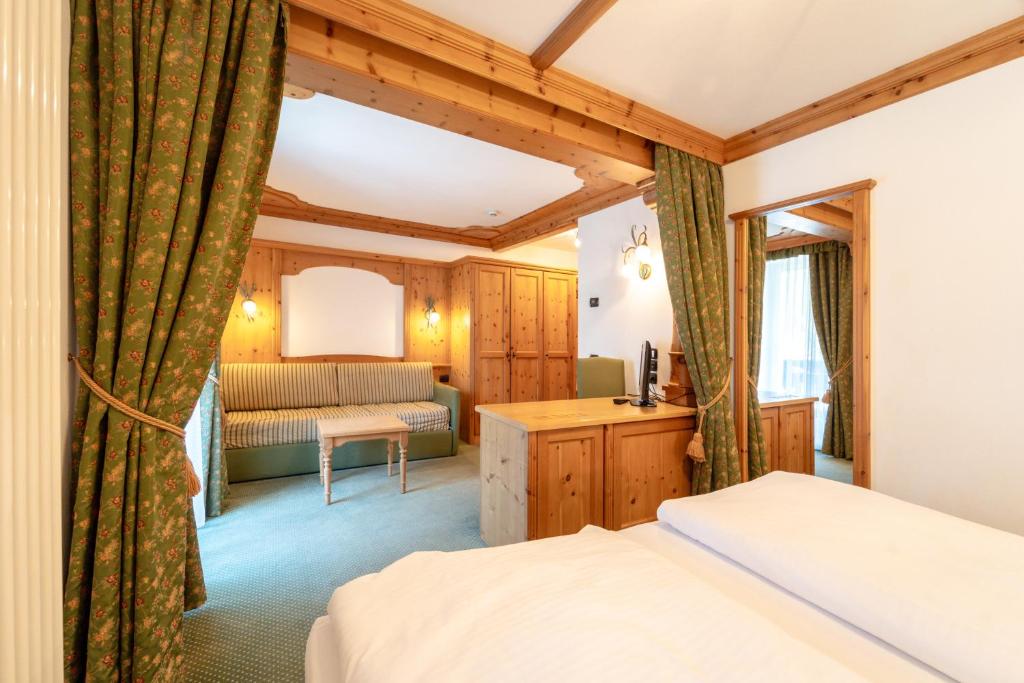 Hotel Laurin - Junior Suite With Balcony (2 Adults)