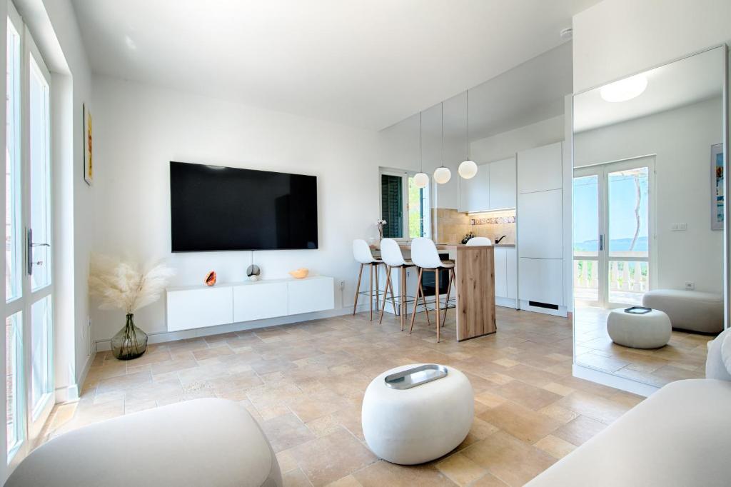 Gallery image of PEBBLE Apartments in Komiža