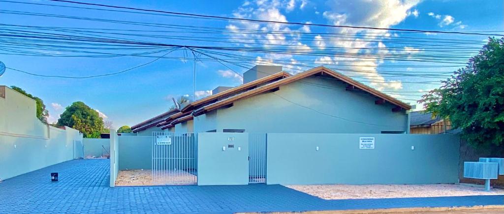 Photo de la galerie de l'établissement Condomínio Bela Vista - Casa 11A, à Campo Novo do Parecis