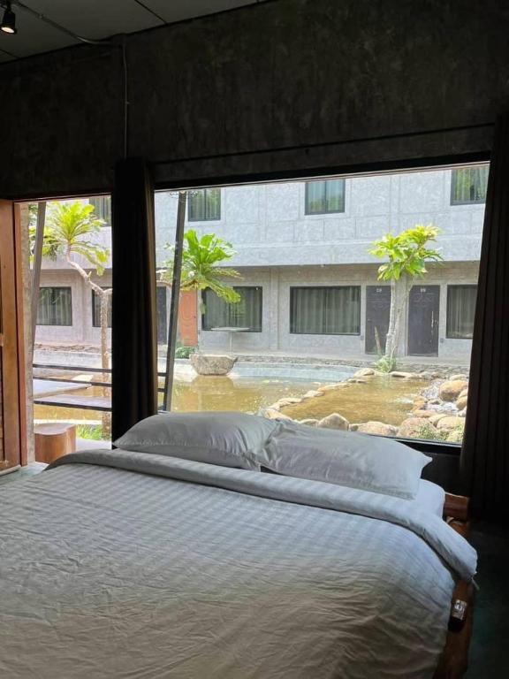 Ban Nokhook New - Deluxe Double Room (2 Adults + 1 Child)