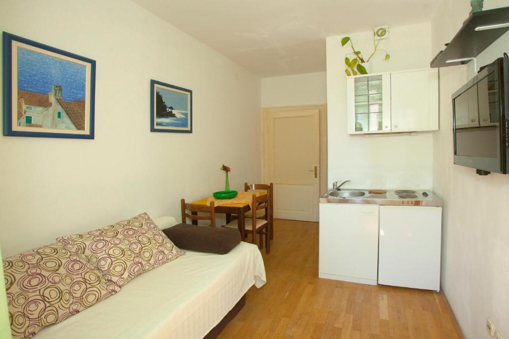 Kuchyňa alebo kuchynka v ubytovaní Split Ann Apartments