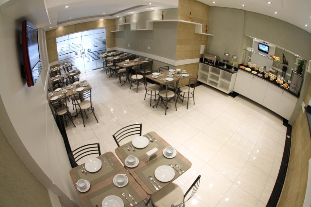 Hotel Curitibano