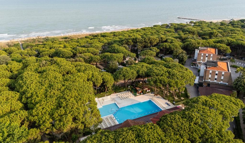 an aerial view of the house and the ocean at Club del Sole Jesolo Family Resort in Lido di Jesolo